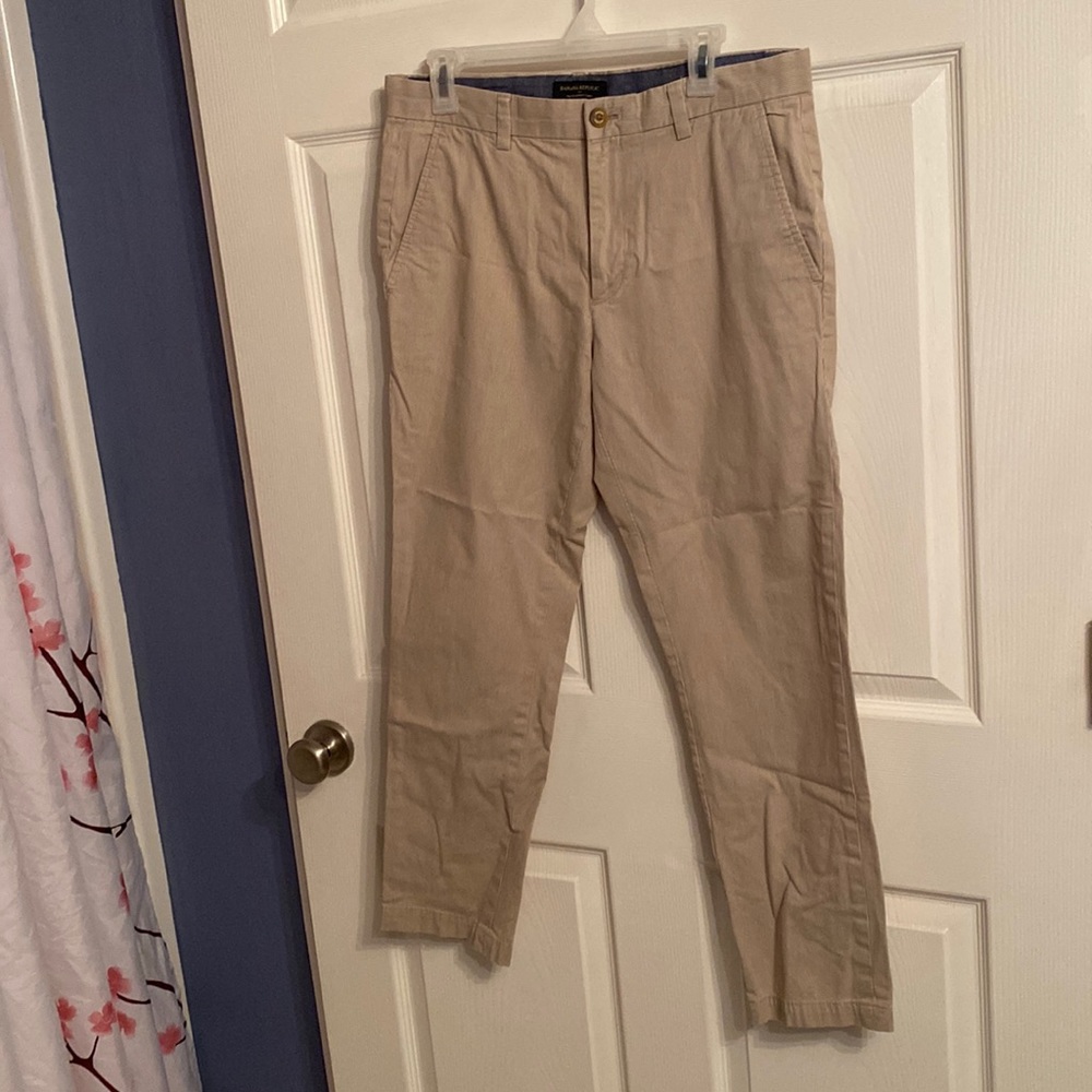 Banana Republic Fulton Skinny Chino, 33 waist.